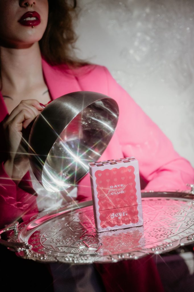 Date Yourself Cards – 52 ideje za solo dejtove